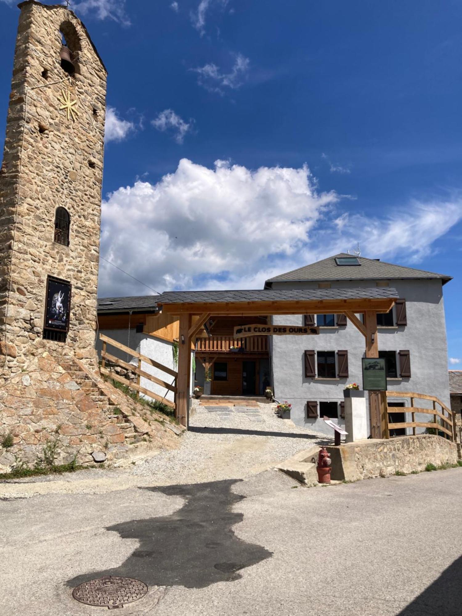 Maison Canelle Le Clos Des Ours Matemale Exterior foto