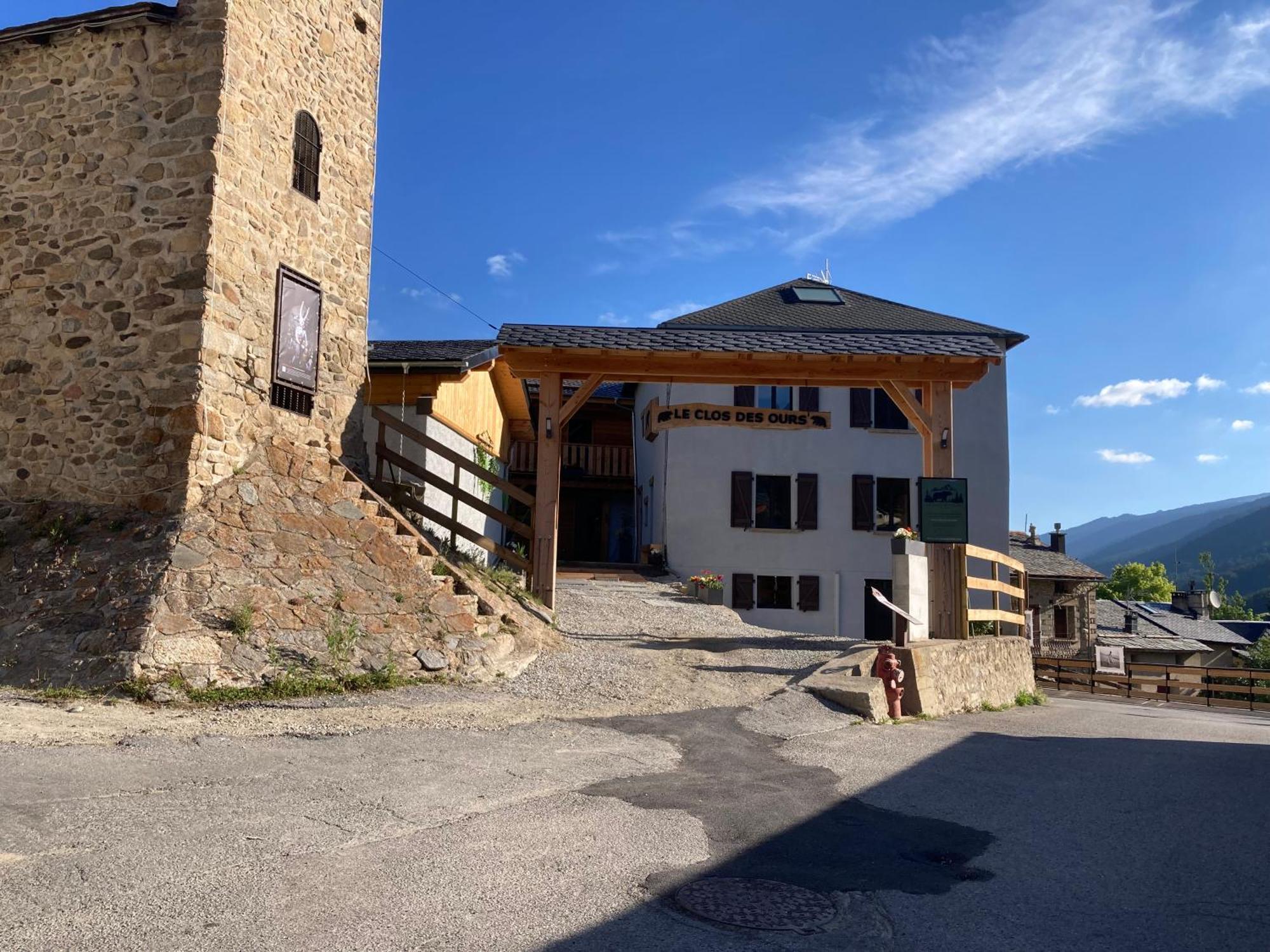 Maison Canelle Le Clos Des Ours Matemale Exterior foto