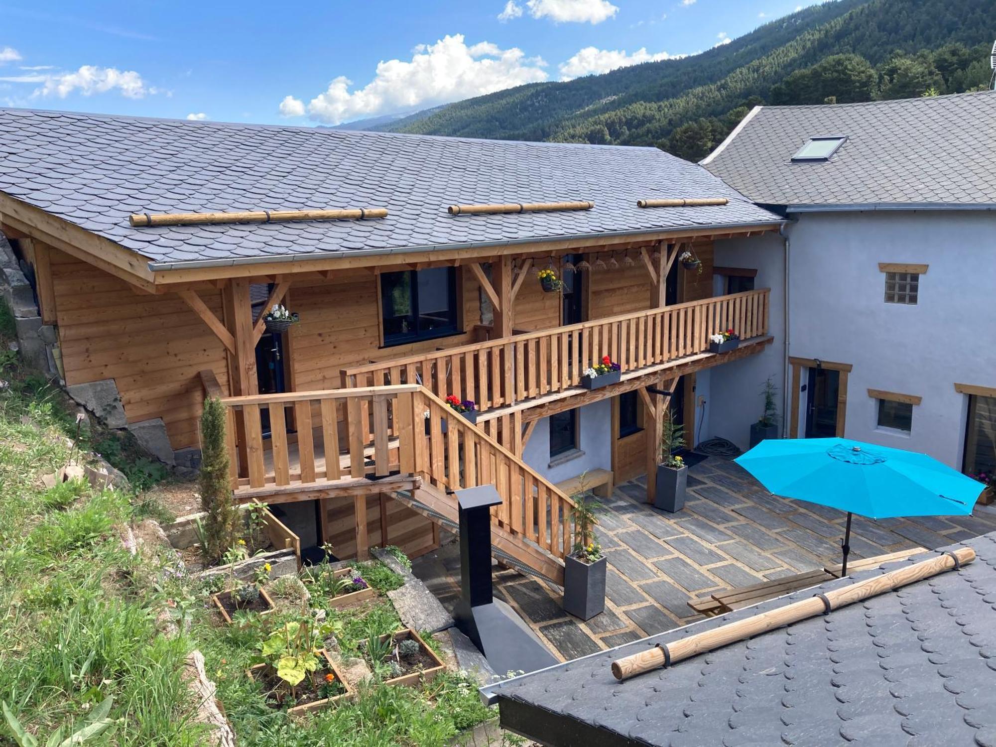 Maison Canelle Le Clos Des Ours Matemale Exterior foto
