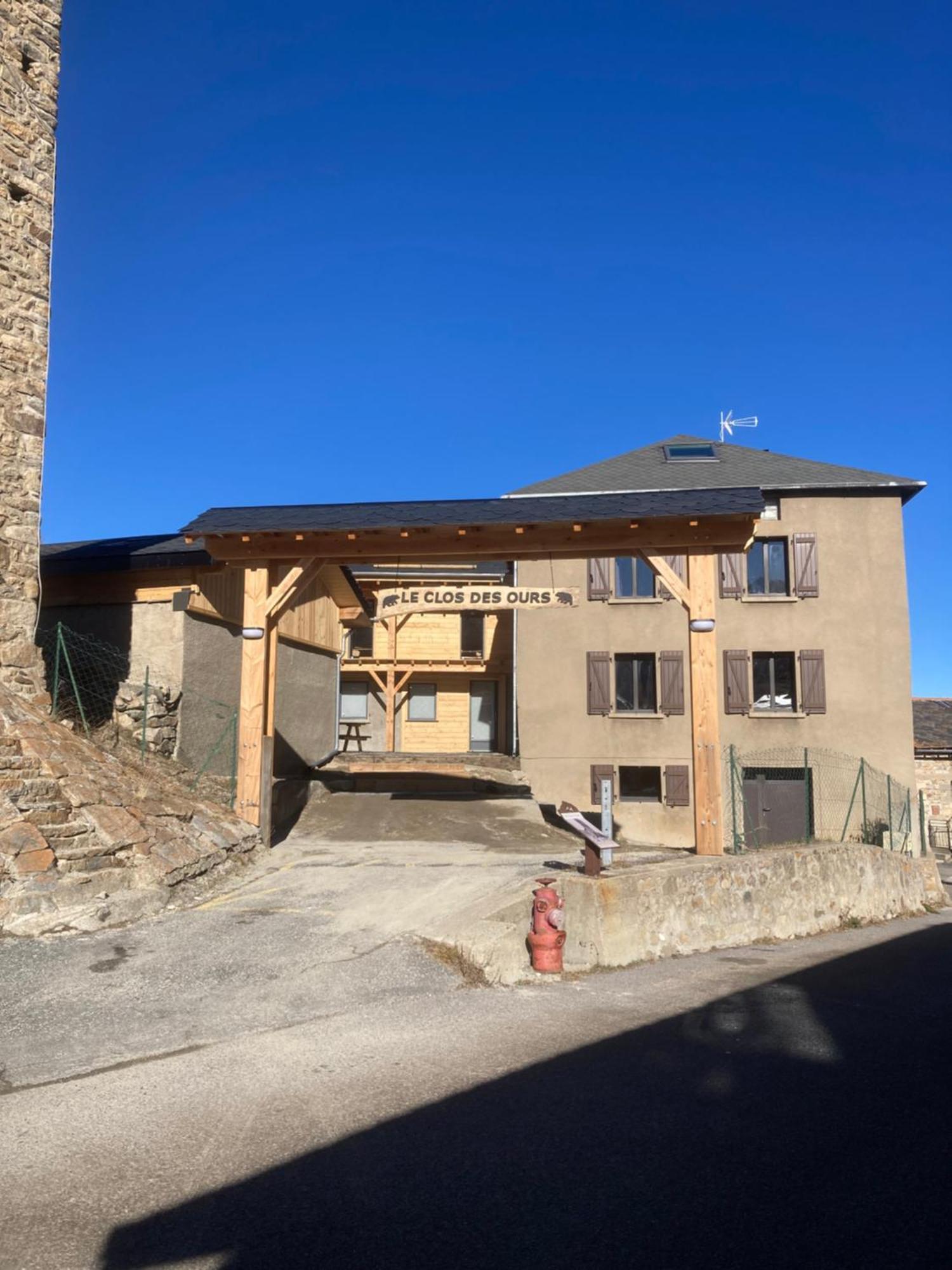 Maison Canelle Le Clos Des Ours Matemale Exterior foto