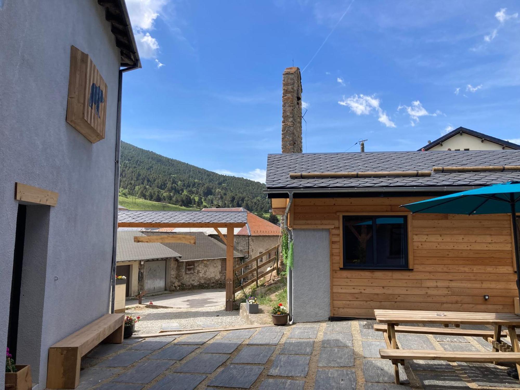 Maison Canelle Le Clos Des Ours Matemale Exterior foto